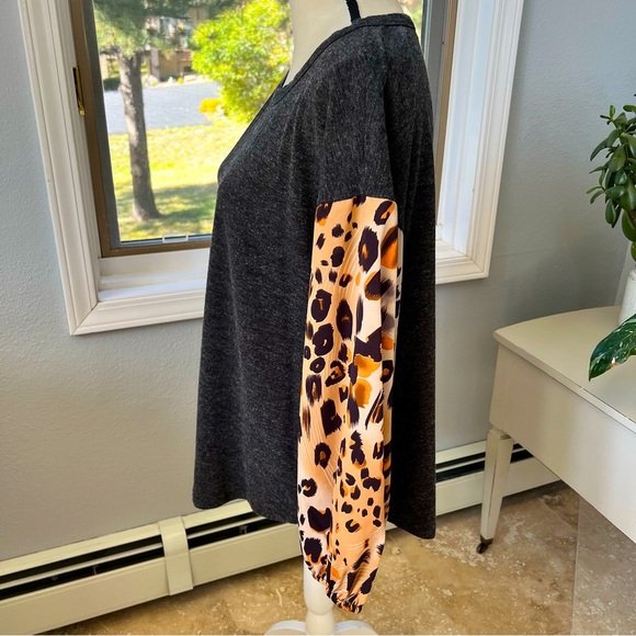 Davi & Dani long sleeve, leopard print shirt - Picture 3 of 5